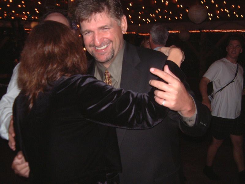 2003/10(Oct)/03(Urbik-Wedding)/800x600_2003-10-05 22-38-42.JPG